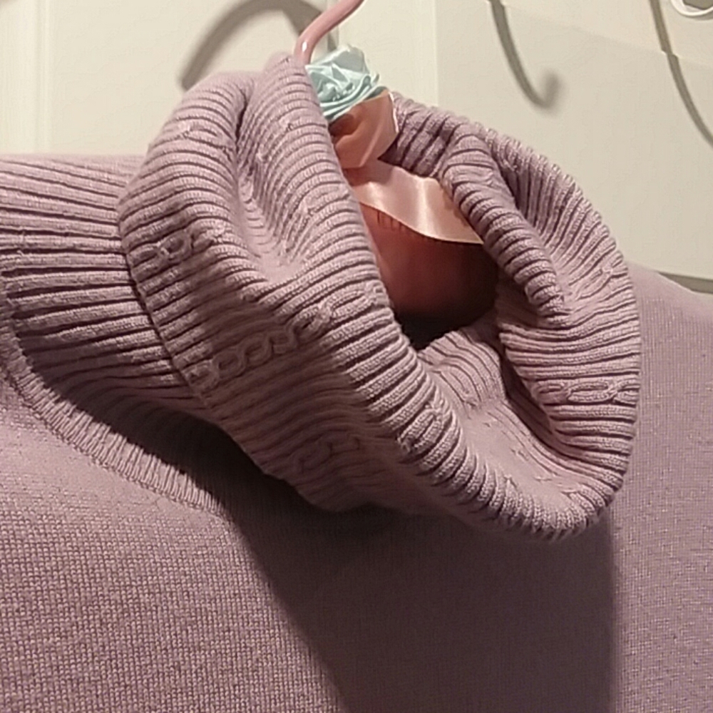 Sweater - Picture 3 of 4